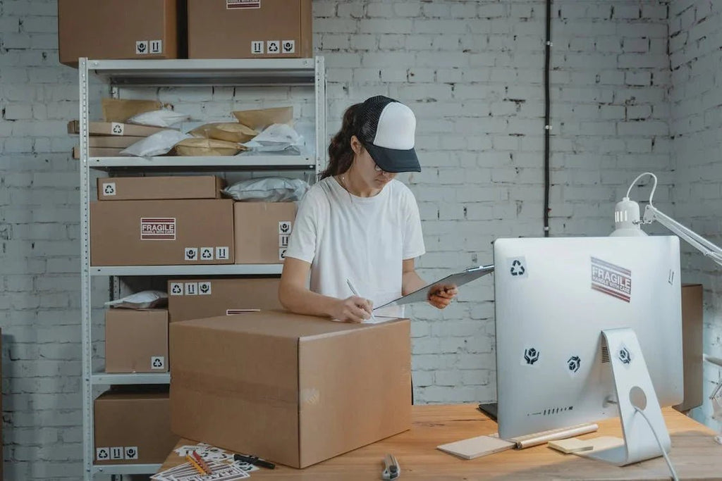 Le Business Lucratif des Colis Perdus et NPAI : Comment les Commerçants et Revendeurs peuvent réaliser un x2 minimum en achetant leurs Marchandises chez Lost and Found